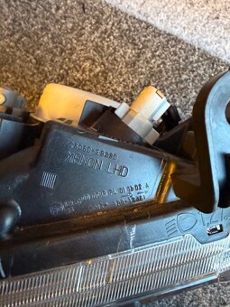 Svetlo Nissan Navara/Pathfinder D40 - 2