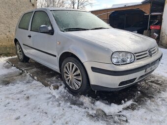 Rozpredám golf 4 trojdverak - 2