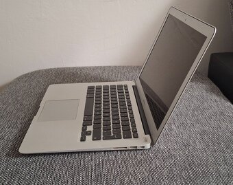 Apple MacBook Air 13" (2017) – 8 GB RAM, macOS Monterey - 2