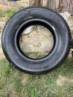 Pneu 205/70 r15 - 2