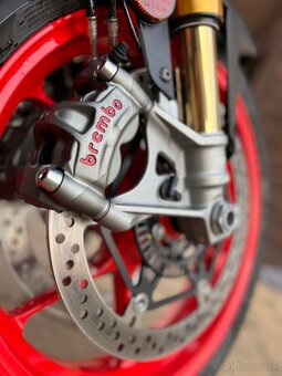 Aprilia Tuono V4 FACTORY - 2