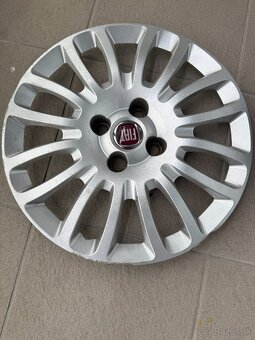 Predám Puklice orig. Fiat 15" - 2