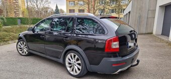 Octavia Combi 2.0 Tdi Scout - 2