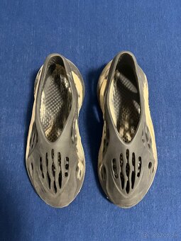 Yeezy foam RNR - 2