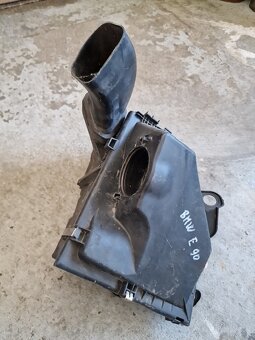 Obal vzduchového filtra BMW E90 2.0 D - 2