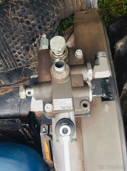 Predám kompletnú prídavnú hydrauliku na traktor alebo stroj - 2