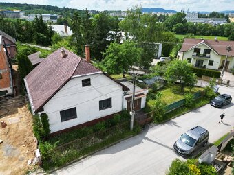 Exkluzívne na predaj rodinný dom s pozemkom 930 m2, Žilina - - 2