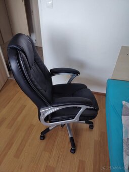 Plne funkčná stolička - 2