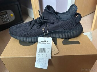 Adidas Yeezy Boost - 2