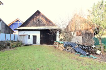 Stavebný pozemok s hospodárskou budovou /544 m2/, Čičmany - 2
