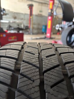 245/40R18 - 2