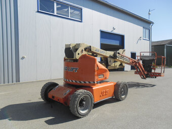 Kĺbová pracovná plošina JLG E450AJ - 2