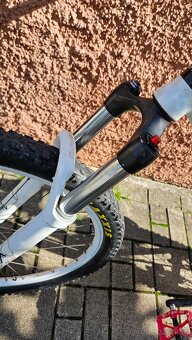 Predávam celoodpruzeny bicykel kellys - 2