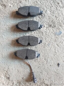 Predam brzdove platniky na Vw Touran 3 - 2