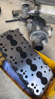 Hlava nissan terrano - 2