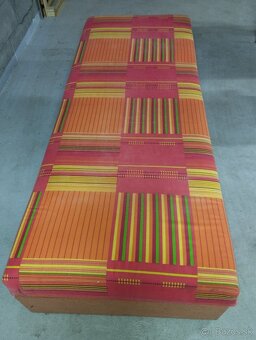 Predám posteľ s úložným priestorom - 2