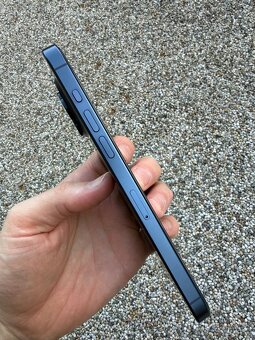 IPhone 15 pro Max - baterie 100% - 2