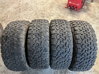 255/65 R17 - 2