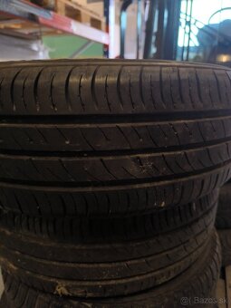 Predám pneu 185/60 r15 - 2