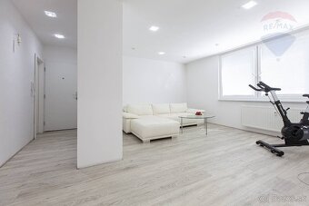 Na predaj 3-izbový byt v centre mesta Malacky - 2