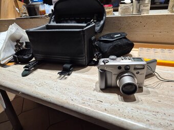 Canon PowerShot G2 - 2
