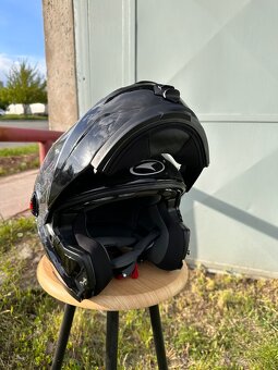 Predám vyklápaciu moto prilbu - 2
