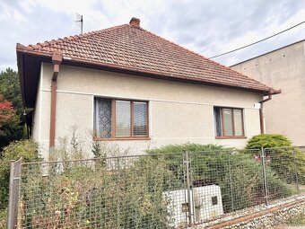 Na predaj 5 izbový dom Maňa – dve stavby, tichá lokalita - 2