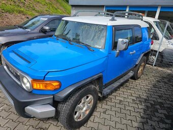 Toyota FJ Cruiser V6 4x4 automat - 2