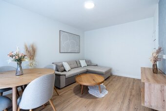 2,5 izbový byt s výťahom a balkónom Stred - 2