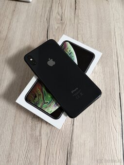 Apple iPhone XS Max 64GB - 2