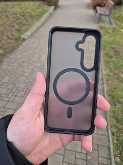 Obal z magnetom na Samsung S24 - 2