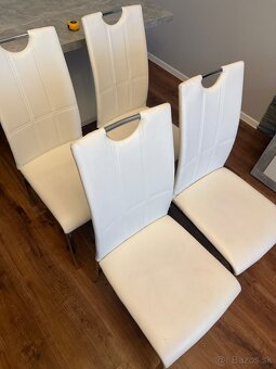 Predam biele stoličky - imitacia kože 4ks - 2