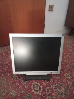 Predám LCD monitory - 2