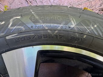 Predám štyri pneumatiky s diskami 205/55R17. - 2