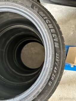 Letne pneumatiky 235/45 R18 - 2