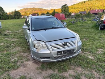 Toyota avensis 2.0 - 2