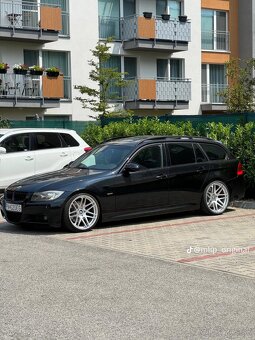 BMW e91 325d - 2