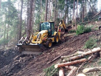 Zemné a výkopové práce bágrom JCB Komatsu - 2