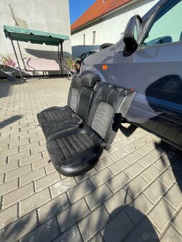 Predám zadné sedačky na Vw passat b6 - 2