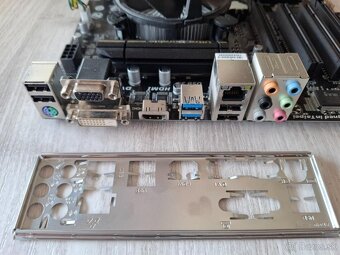 Základná doska Gigabyte GA-B85M-D3H+CPU i5-4430+RAM 8GB - 2