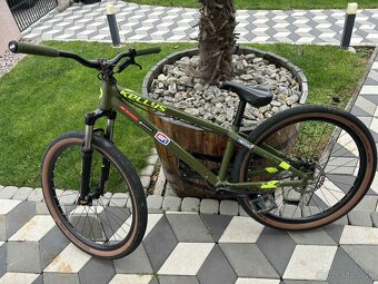 Kellys Whip 30 dirt - 2