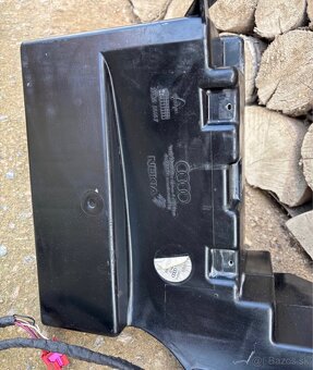 Subwoofer Audi A4 B5 originál - 2