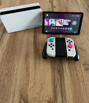 Predám Nintendo Switch OLED - 2