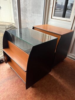 Pulty do predajne na predaj - 2