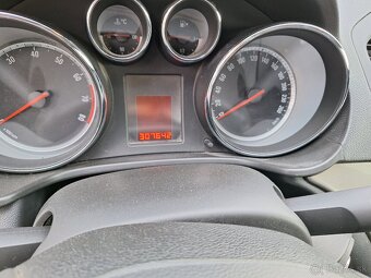 Opel Insignia 1.8 benzín - 2