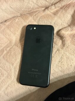 Apple iPhone 7 32GB - 2