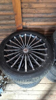 275/45 R20 - 2