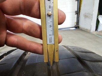 235/45R18 - 2