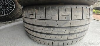 Pirelli P Zero 235/35R19 - 2