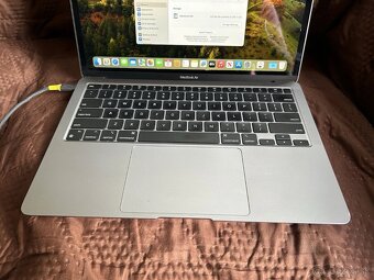 MacBook Air M1 2020 + USB-C hub - 2